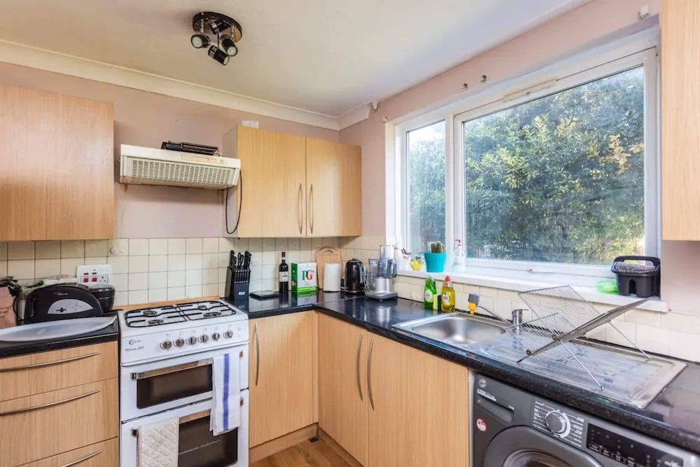 undefined Homely 2 Bedroom House in Kennington With Garden 10
