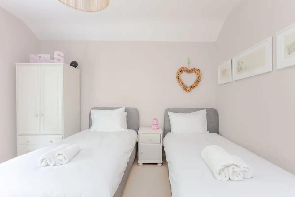 undefined Modern 3 Bedroom Home in Honor Oak Beside Nature Reserve 7