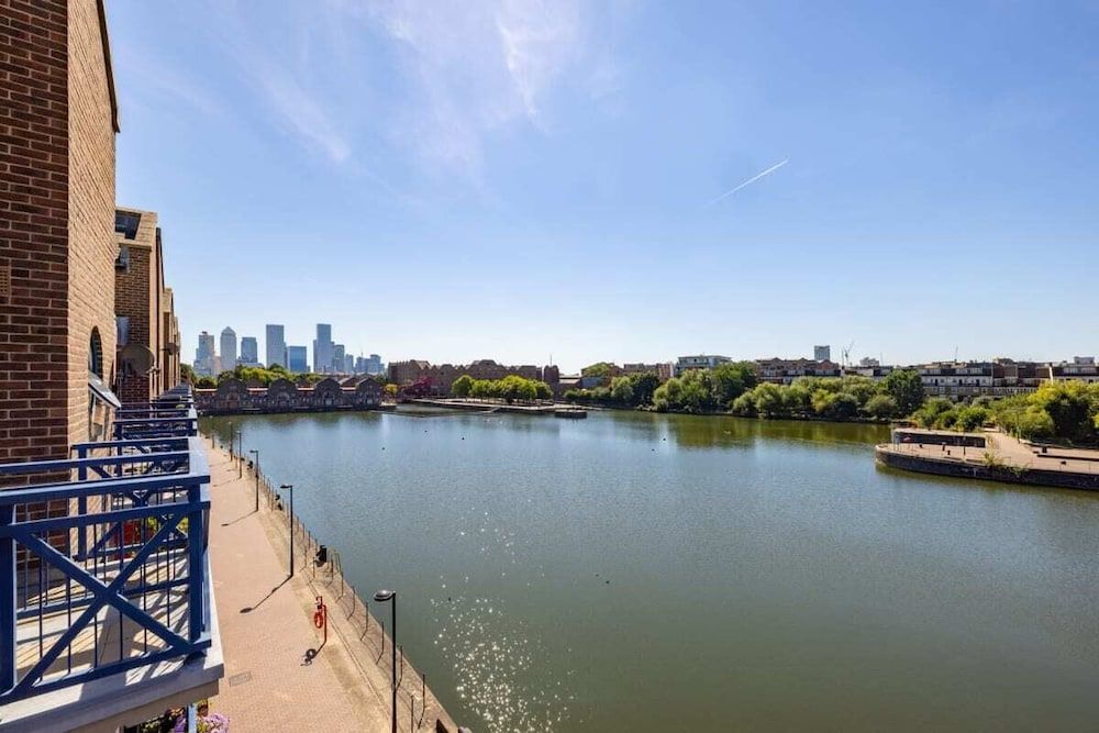 undefined The Shadwell Secret - Contemporary 4bdr House 3