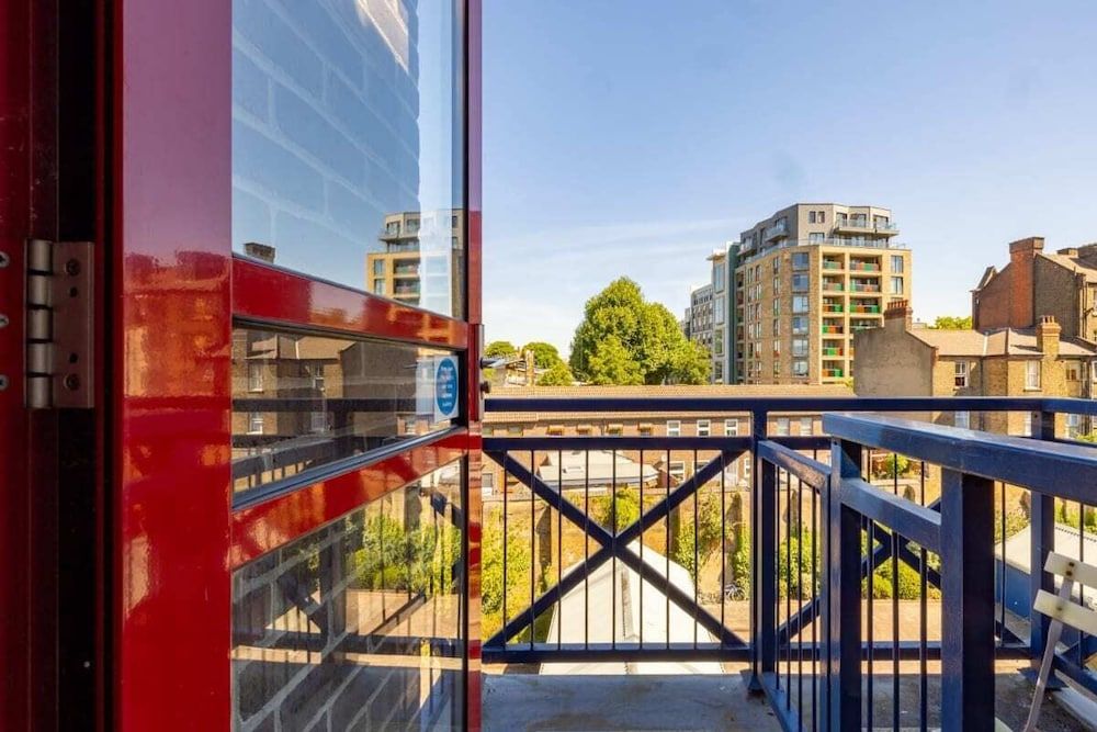 undefined The Shadwell Secret - Contemporary 4bdr House 2
