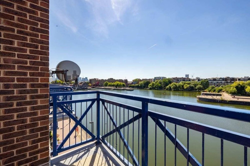 undefined The Shadwell Secret - Contemporary 4bdr House 4
