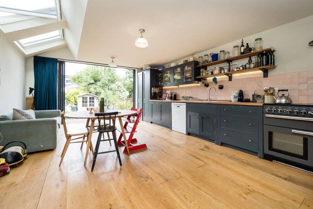 undefined Lovely 4 Bedroom Terraced Family Home 10