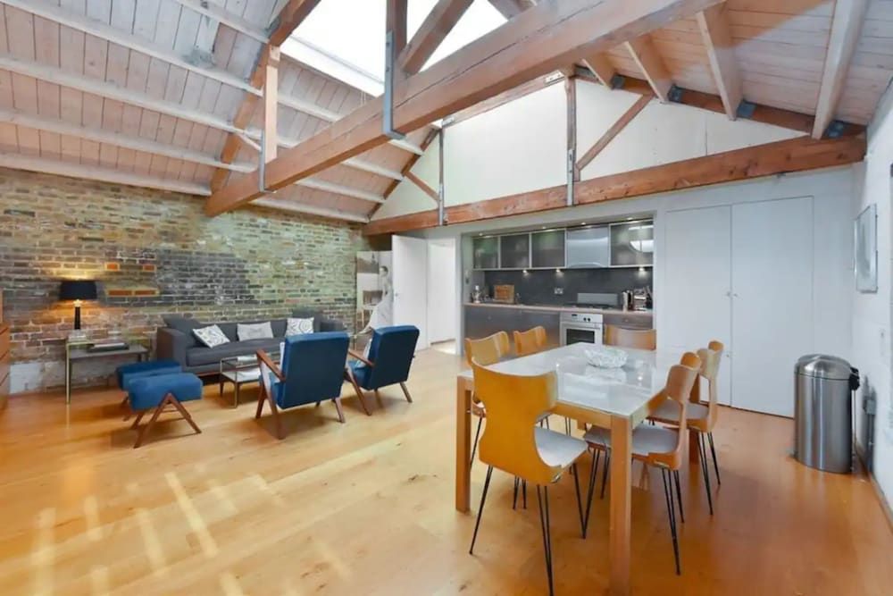 undefined Stunning 2 Bedroom Mezzanine Loft in Portobello 10