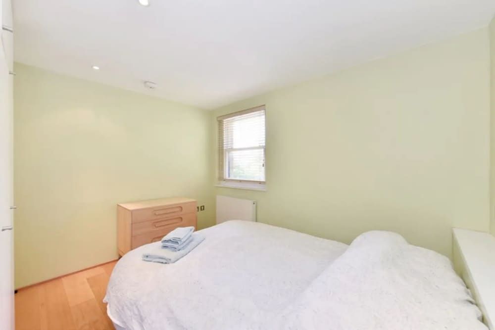 undefined Stunning 2 Bedroom Mezzanine Loft in Portobello