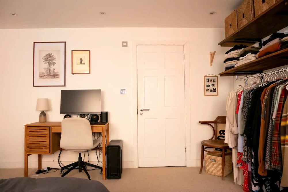undefined Stylish 1 Bedroom Flat in Clapton 2