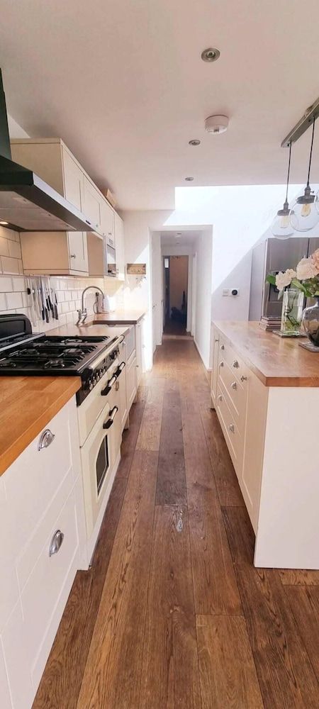 Stylish 3 Bedroom Townhouse in Brockley With Large Garden Basic Townhome, Multiple Beds 15