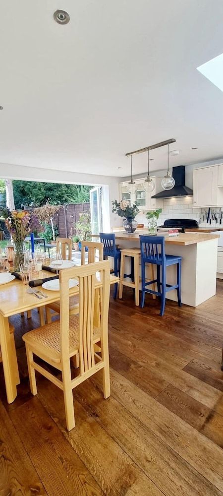 undefined Stylish 3 Bedroom Townhouse in Brockley With Large Garden 5