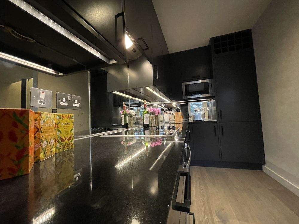 undefined JOIVY Chic Mews house in S Kensington 10