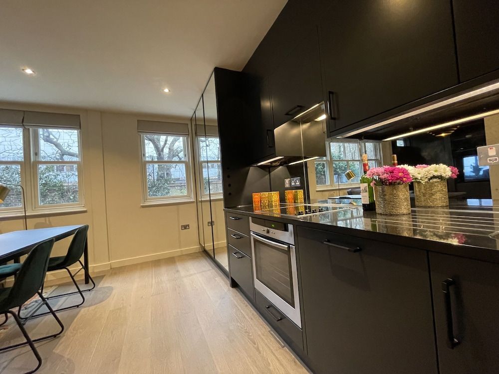 undefined JOIVY Chic Mews house in S Kensington 9