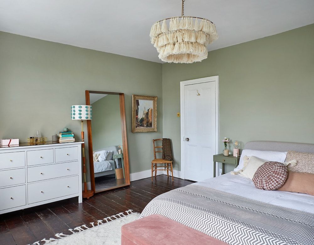 JOIVY Stylish 2-Bed House W/ Private Garden In Hackney House, 2 Bedrooms 3