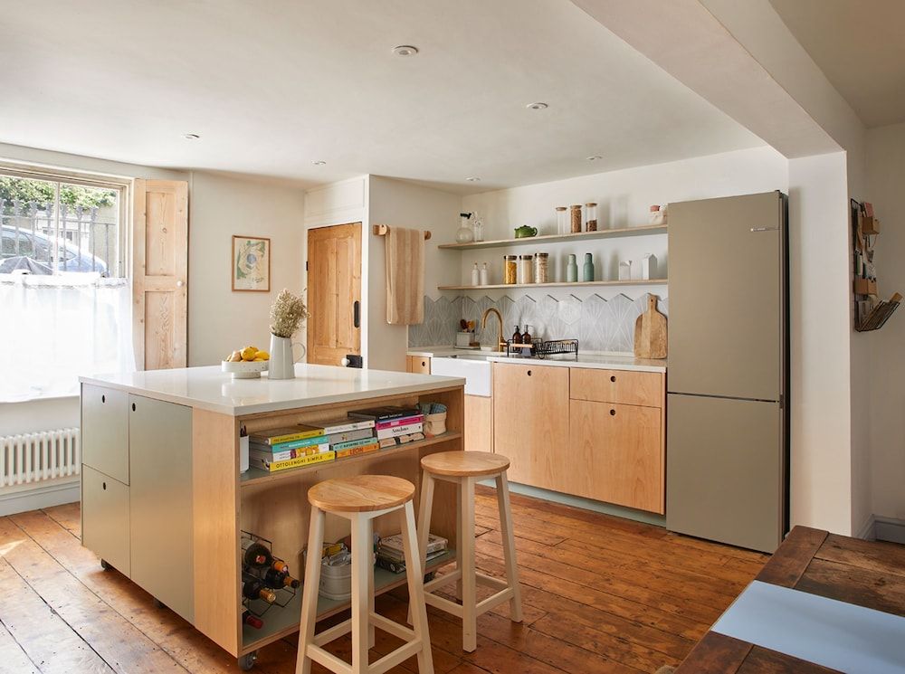 undefined JOIVY Stylish 2-Bed House W/ Private Garden In Hackney 5