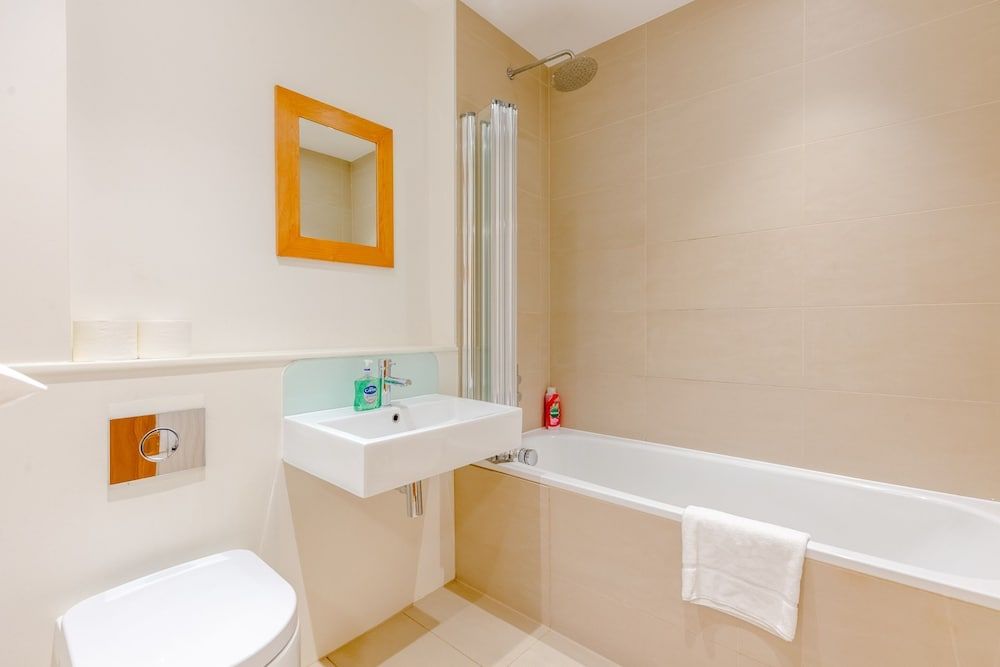 Spacious and Central 3 Bedroom House in Paddington Basic House, Multiple Beds 22