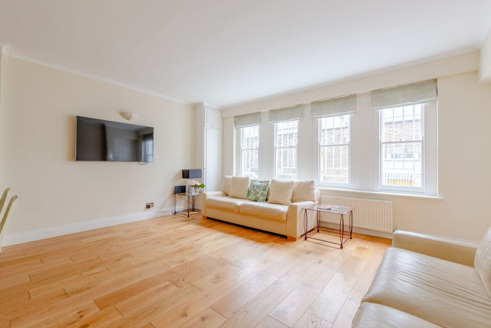 Spacious and Central 3 Bedroom House in Paddington Basic House, Multiple Beds 28