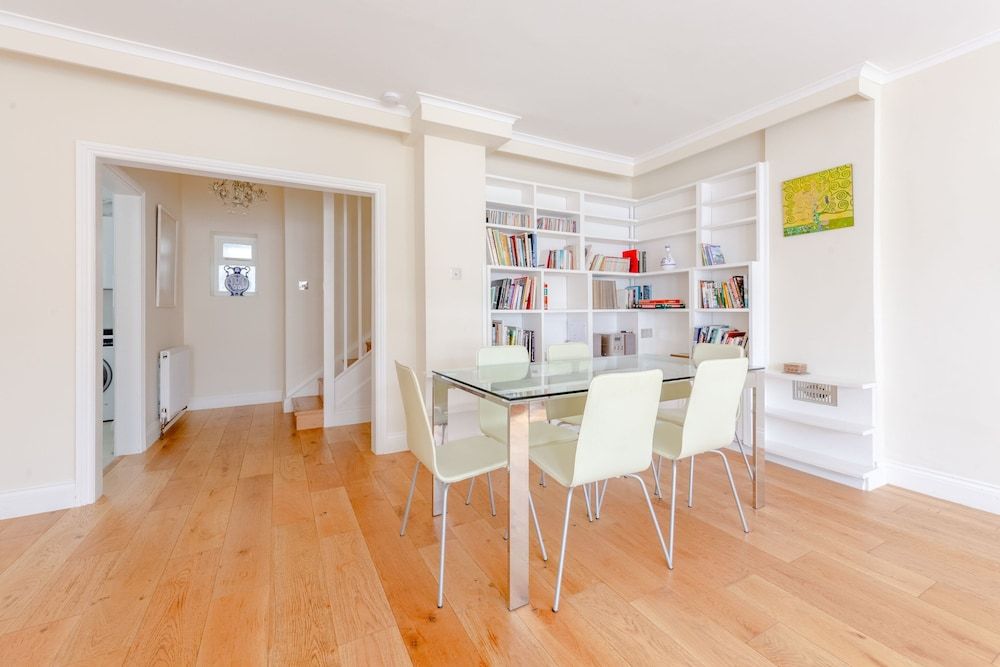 undefined Spacious and Central 3 Bedroom House in Paddington 3