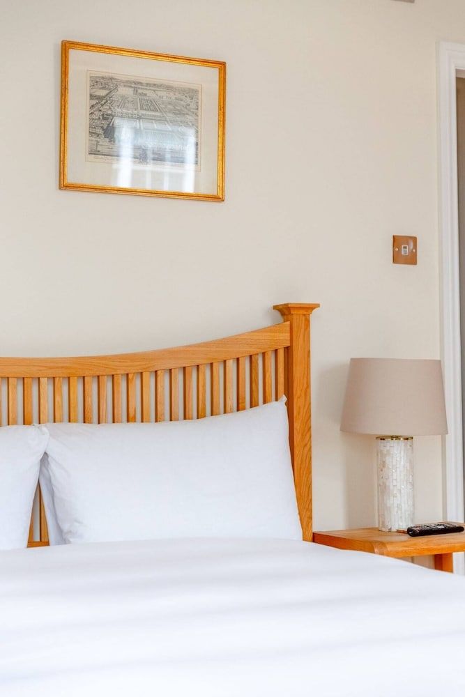 undefined Spacious and Central 3 Bedroom House in Paddington 8