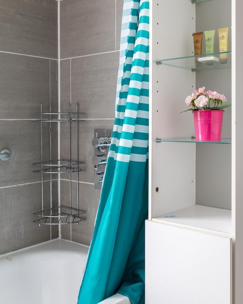 undefined Fulham Amazing 2-bedroom House by Central London 4