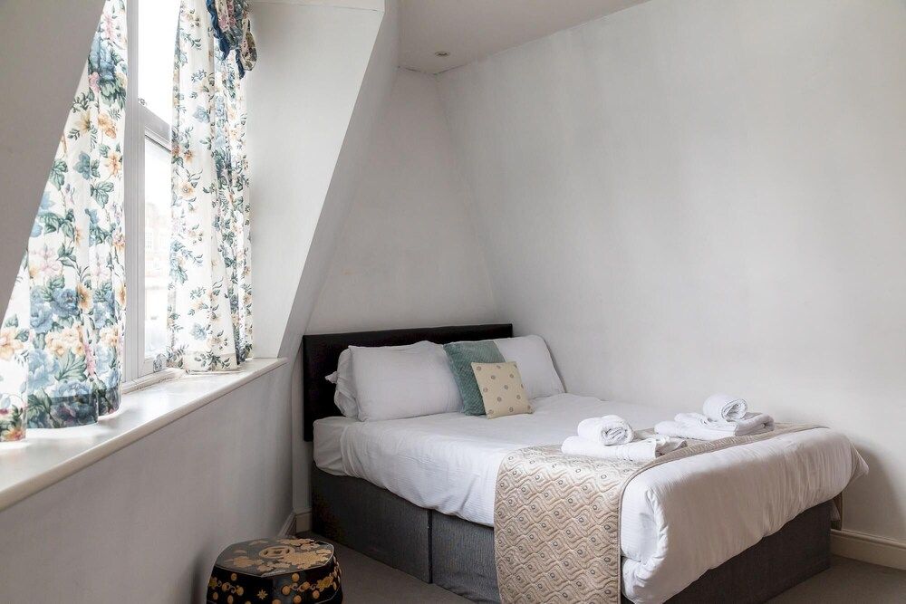 undefined Fulham Amazing 2-bedroom House by Central London 10