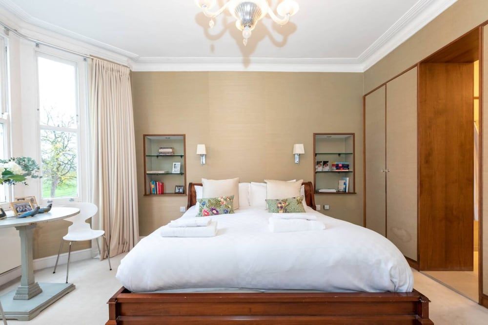 undefined Gorgeous 4 Bedroom Family Home Next to Clapham Common 7