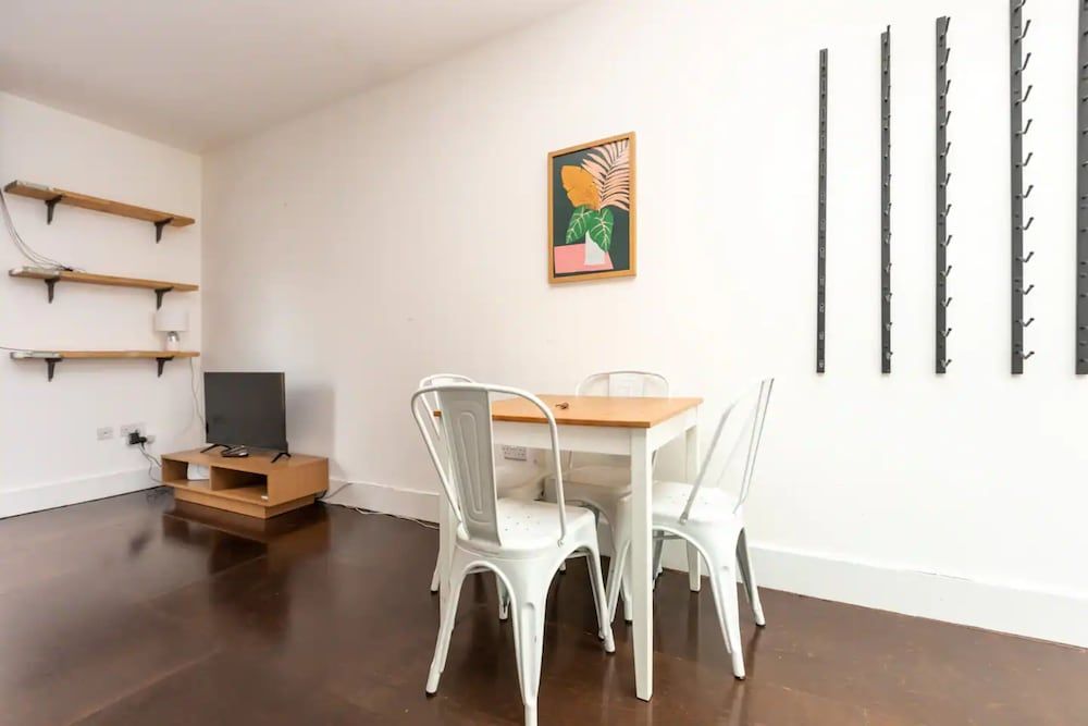 undefined Bright and Stylish 2 Bedroom House in Shoreditch 7