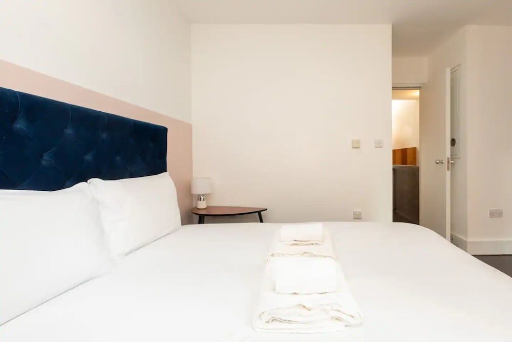 undefined Bright and Stylish 2 Bedroom House in Shoreditch 9