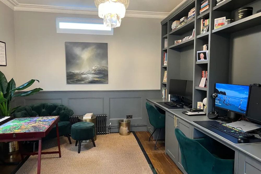 undefined Gorgeous 3 Bedroom Home in Quaint Southfields 2