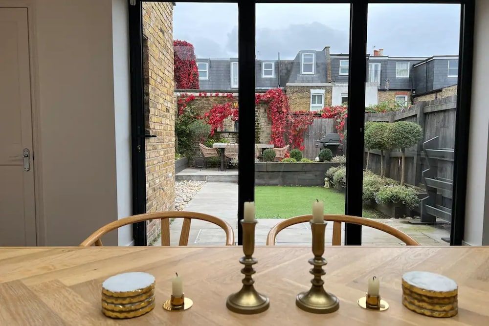 undefined Gorgeous 3 Bedroom Home in Quaint Southfields 5