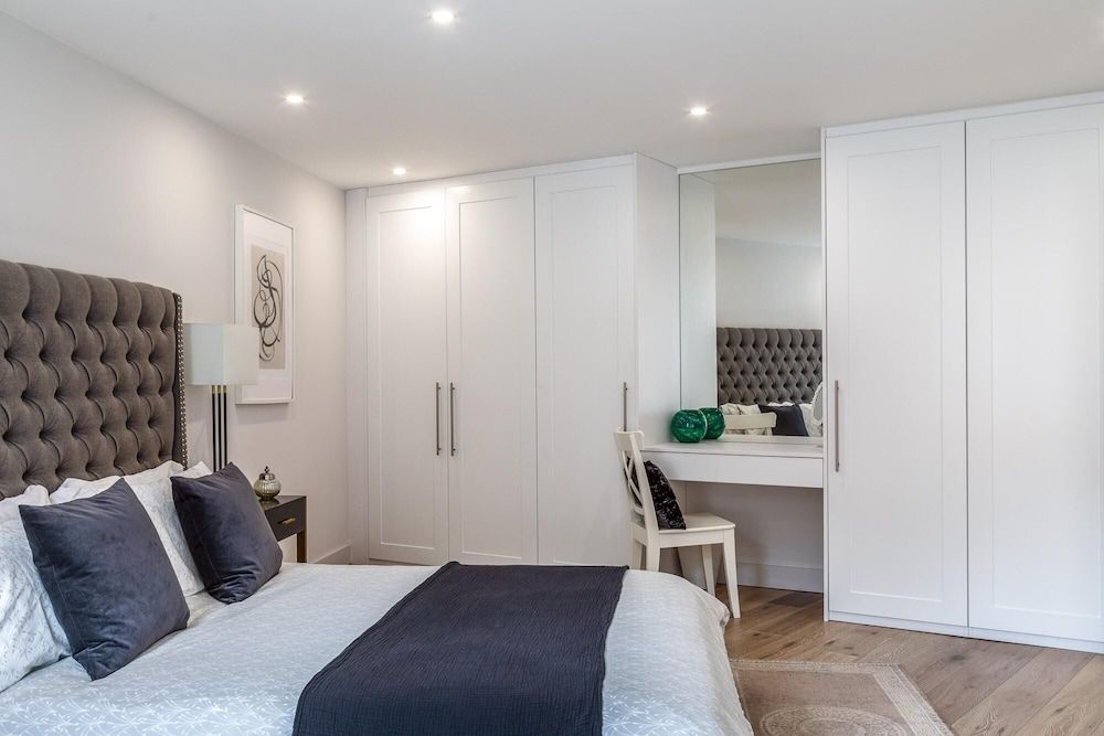 undefined Modern Family Home in Kensington 9