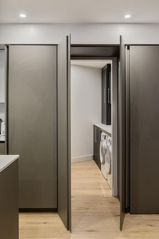 undefined Modern Family Home in Kensington 8