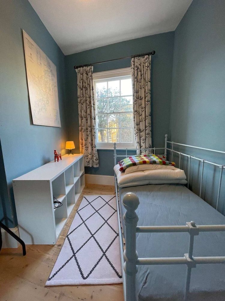 undefined Beautiful 4 Bedroom Family Home in Clerkenwell 3