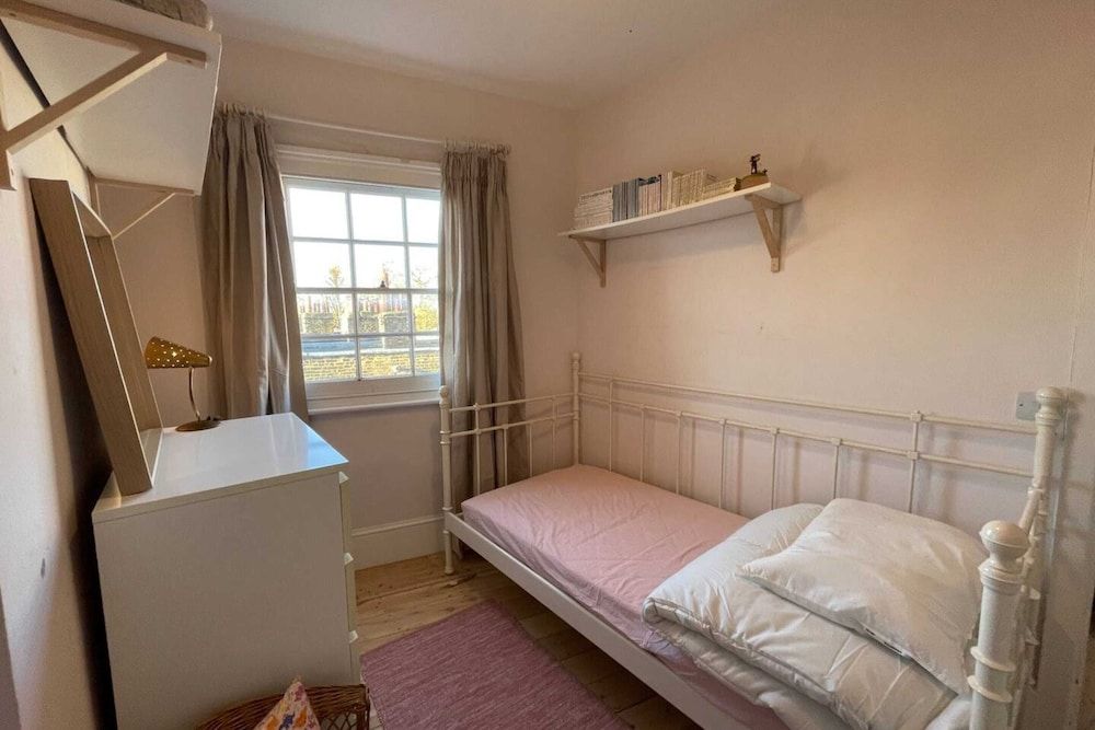 undefined Beautiful 4 Bedroom Family Home in Clerkenwell 8