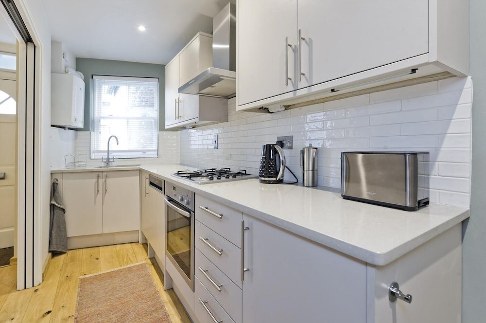 undefined Sweet Marble Arch 2 Bedroom Mews House 2