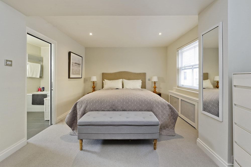 undefined Sweet Marble Arch 2 Bedroom Mews House 3