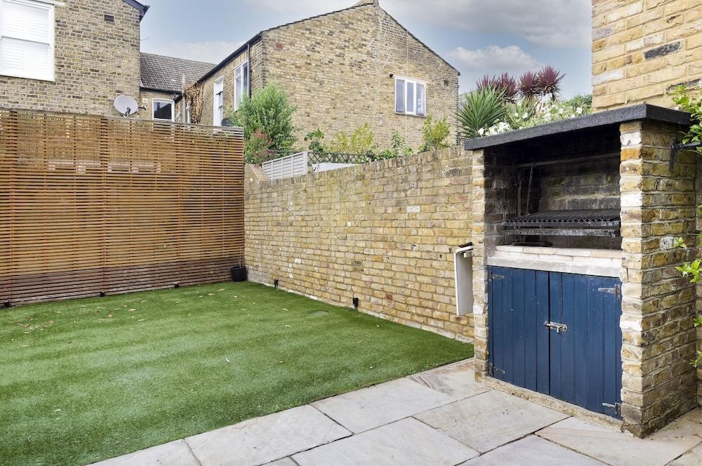 Stunning Recently Renovated 3 Bedroom Home Fuham - Munster Village House 34