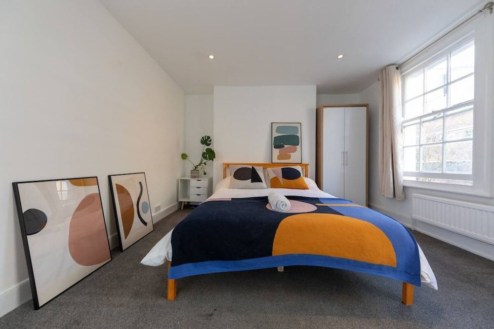 undefined Central 4BD House With Garden - Angel 6