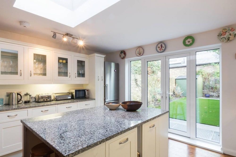 Charming 4-bed House w Garden in Fulham House 19