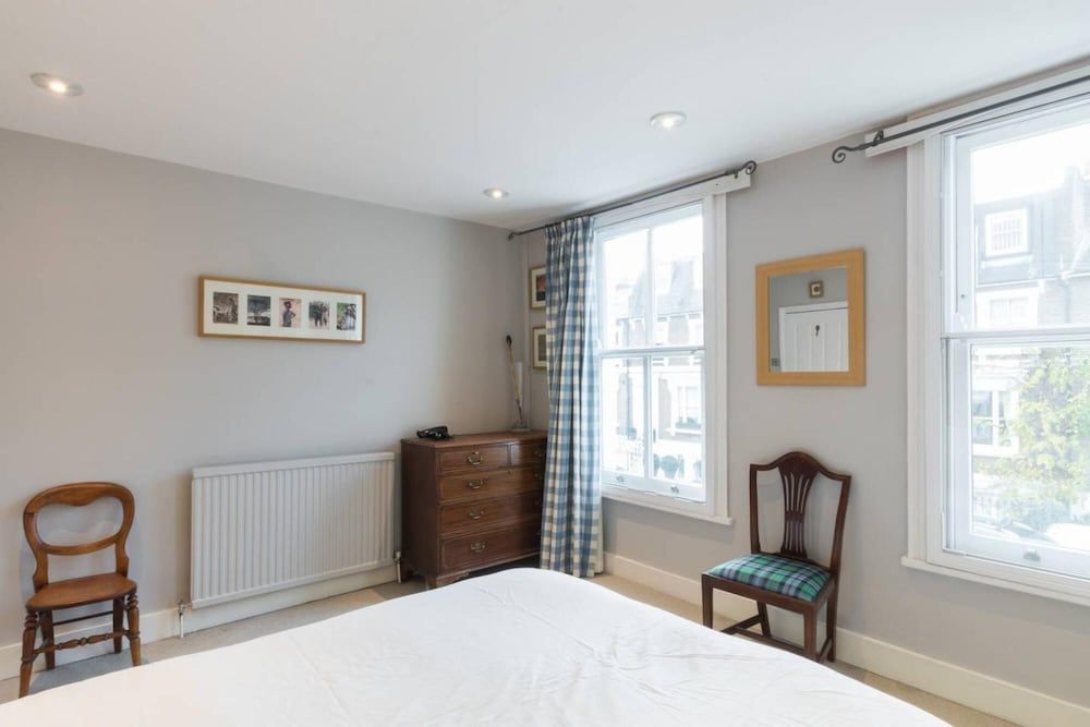 Charming 4-bed House w Garden in Fulham House 24