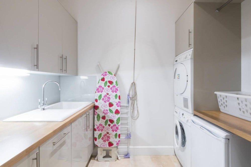 Charming 4-bed House w Garden in Fulham House 39