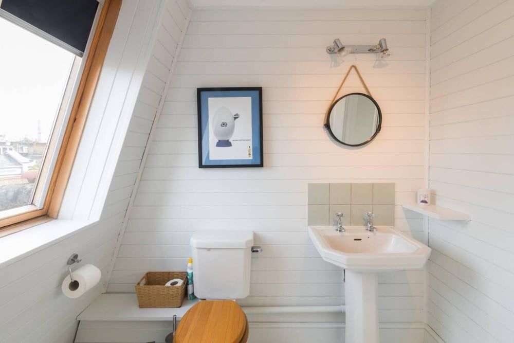 Charming 4-bed House w Garden in Fulham House 33