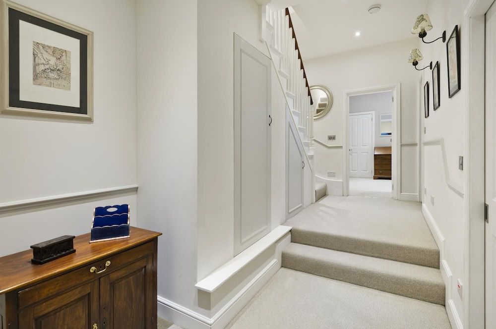 Charming 4-bed House w Garden in Fulham House 35