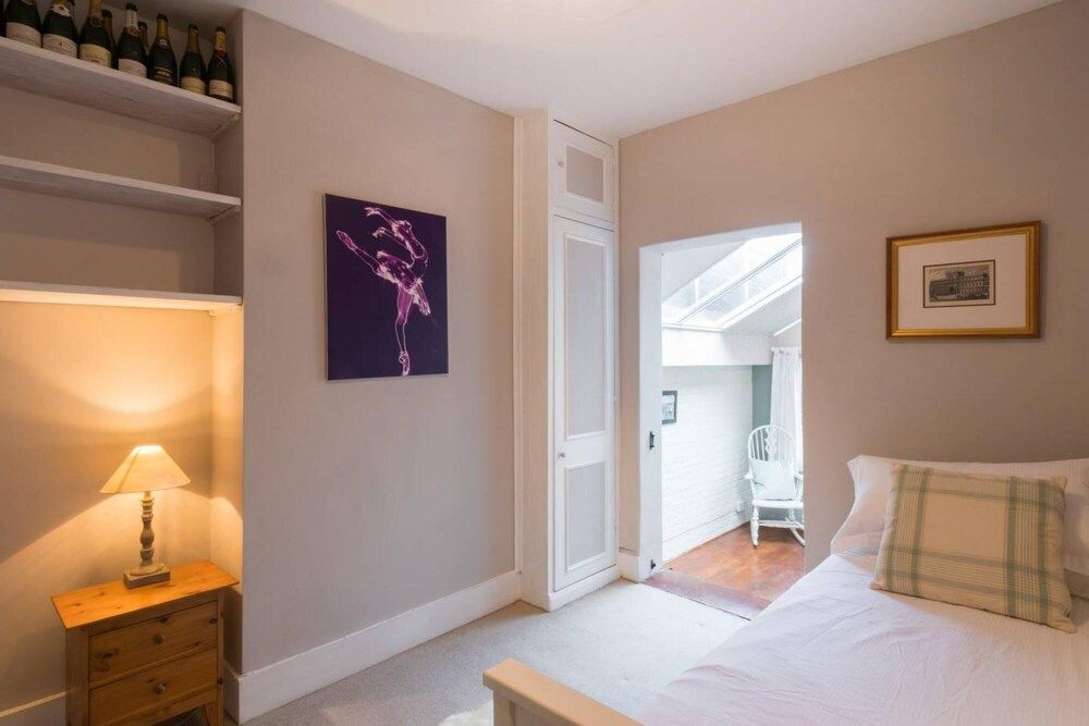 Charming 4-bed House w Garden in Fulham House 27