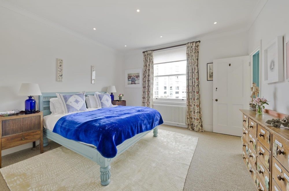 Gorgeous Stylish Interior Designed 5 Bed Home in Holland Park - Superb Location House 9