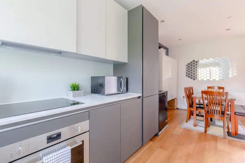 undefined Spacious & Family Friendly 3BD House - Stratford 6