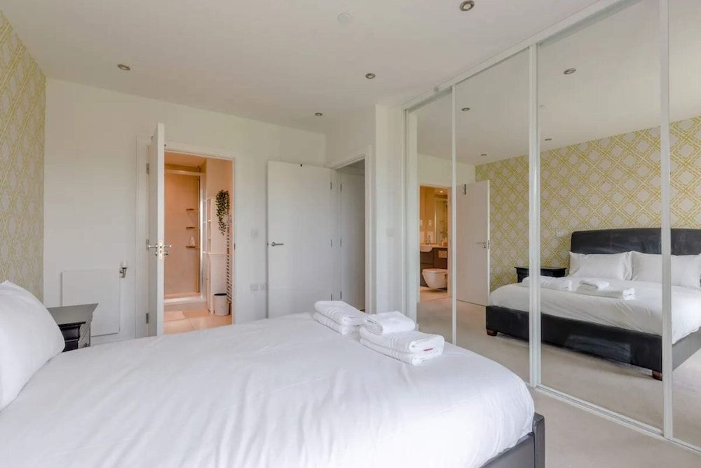 Spacious & Family Friendly 3BD House - Stratford Basic House, Multiple Beds 2