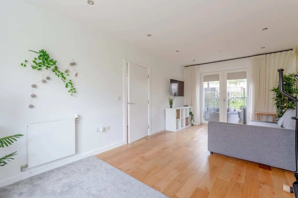 undefined Spacious & Family Friendly 3BD House - Stratford 9