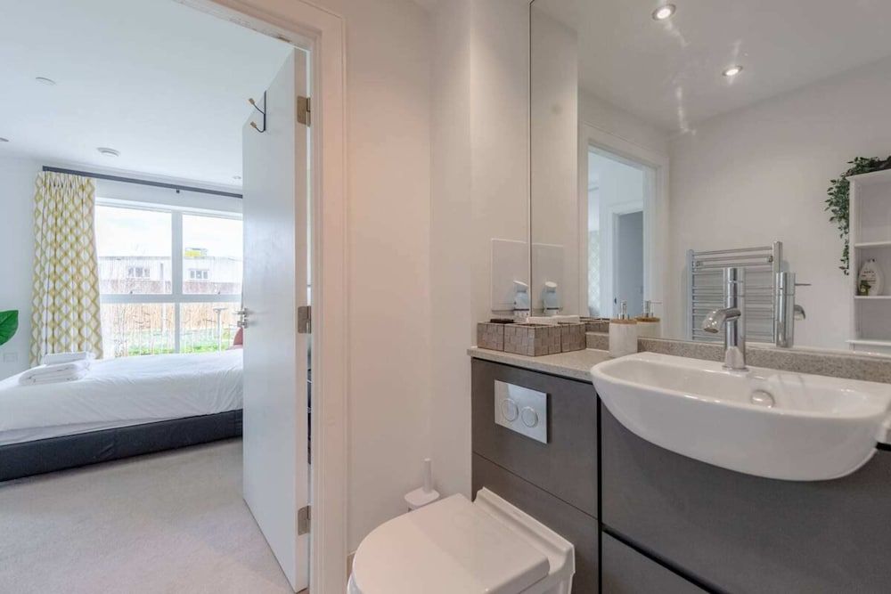 Spacious & Family Friendly 3BD House - Stratford Basic House, Multiple Beds 20