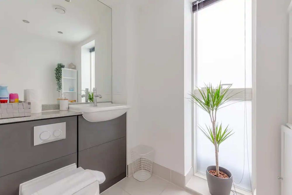 Spacious & Family Friendly 3BD House - Stratford Basic House, Multiple Beds 19