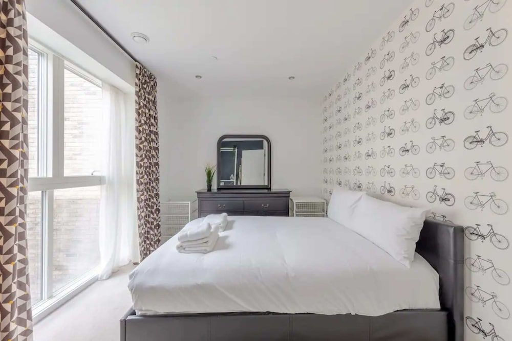 Spacious & Family Friendly 3BD House - Stratford Basic House, Multiple Beds 8