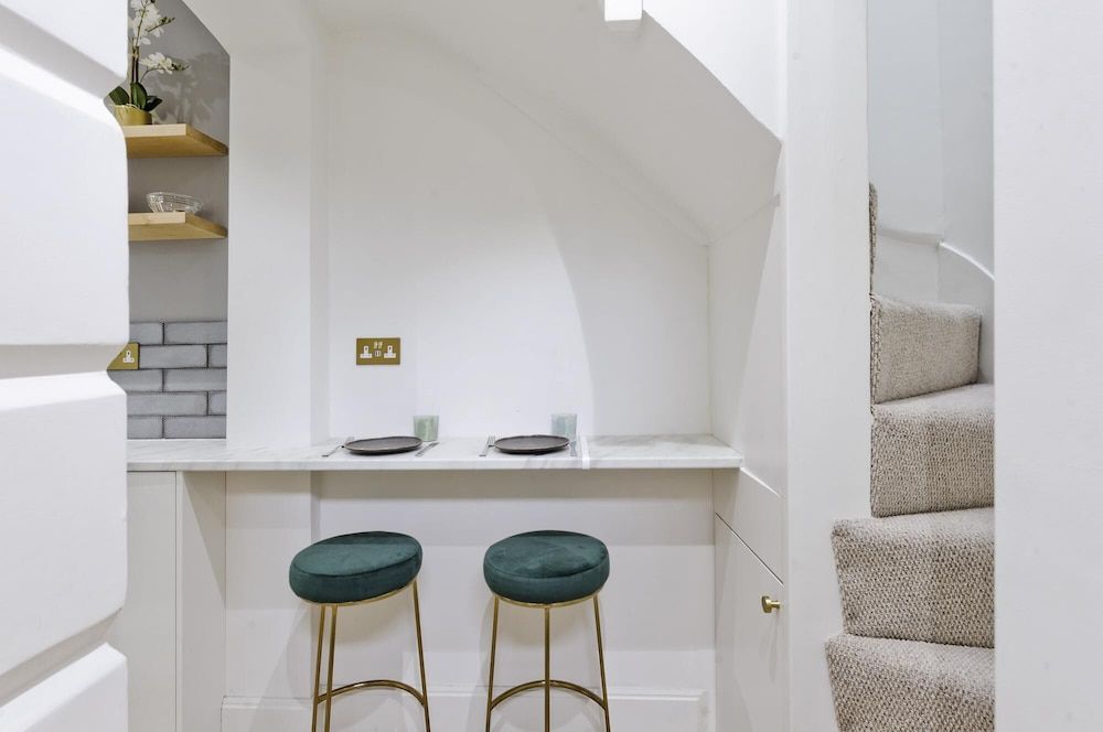 undefined Sweet Modern 1 bed House in Shepherds Bush w Parking 4