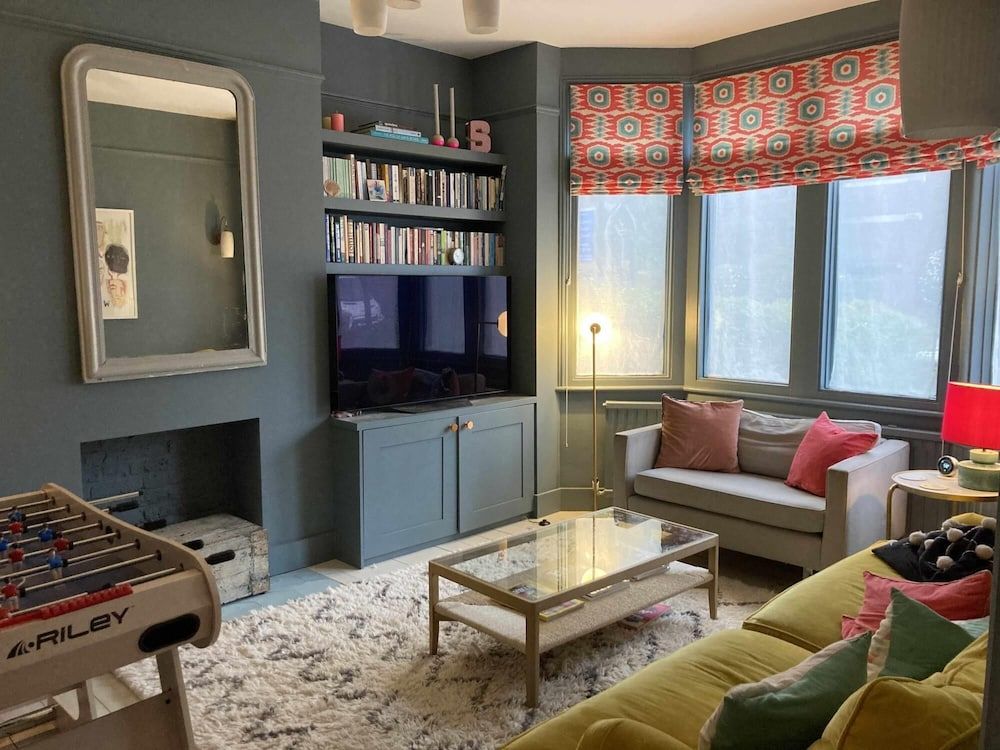 undefined Long Stay Discounts - Modern Bright 5-bed Acton 2