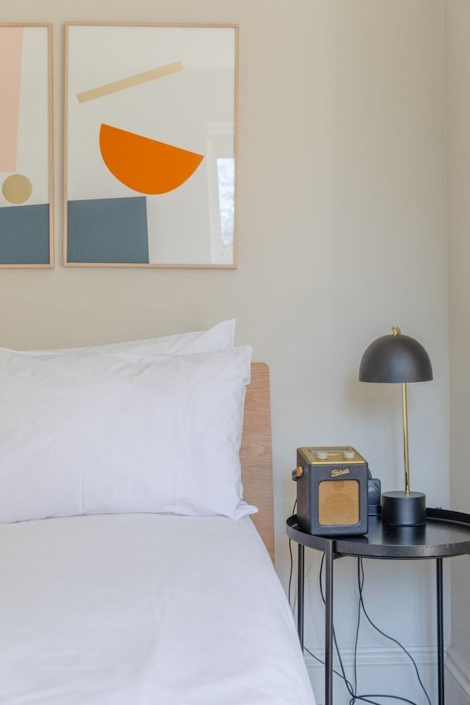 undefined Lovely 2BD House With Garden - Islington 9